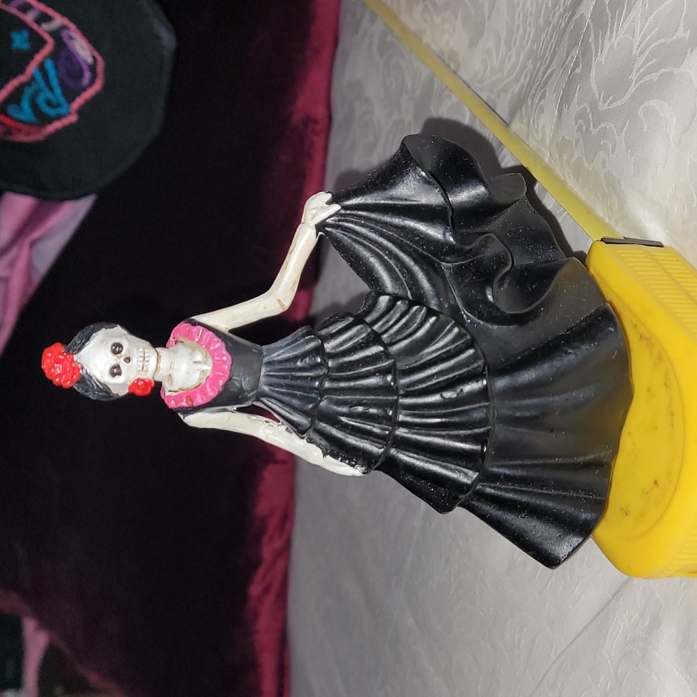 Little catrina figurine for Halloween or day of the dead  nwot